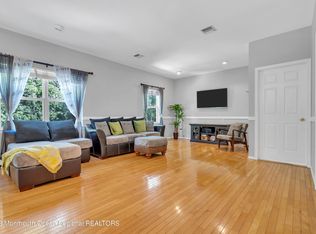 15 Egret Ln, Marlboro, NJ 07746