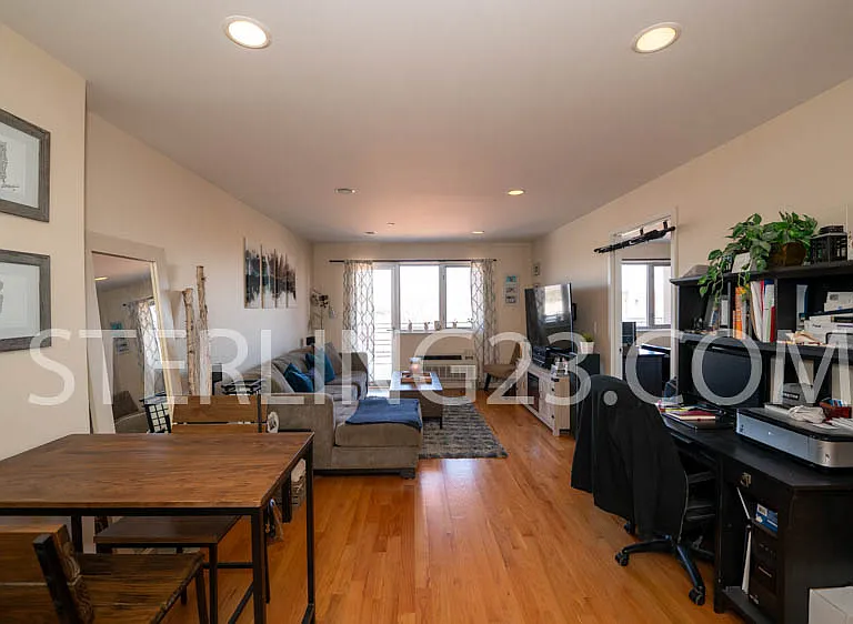 2315 Astoria Blvd #1F — Photo 3