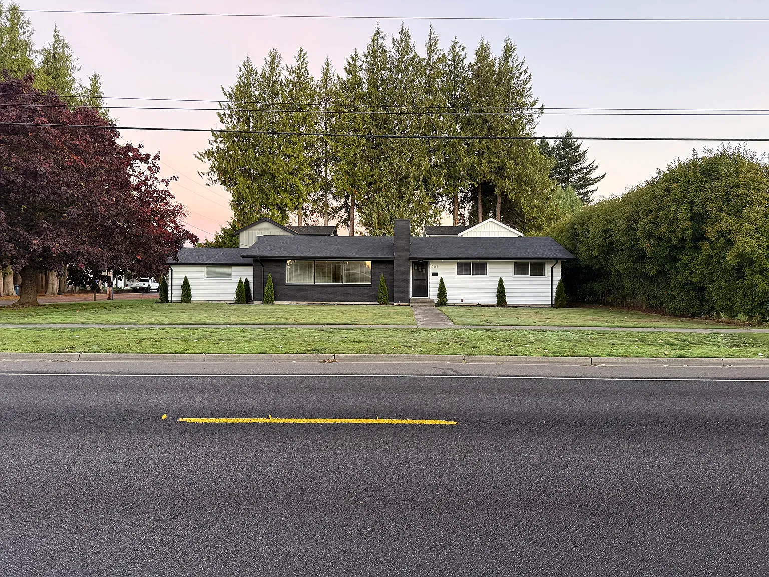 5 bed, 3000 sqft, $3,000 — Photo 1