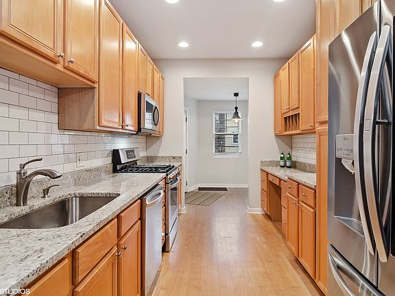 5th image of 6337 N Glenwood Ave #1S
