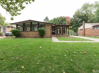 17254 Rougeway St, Livonia, MI 48152