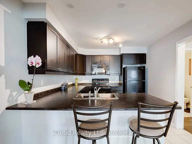 6 Suitor Ct — Photo 3
