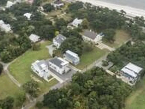 114 Cedar Ave, Pass Christian, MS 39571