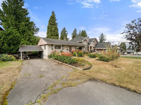 9841 121st St, Surrey, BC V3V 4J9