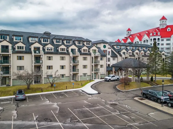 48 Cooper Memorial Drive #412, Lincoln, NH 03251