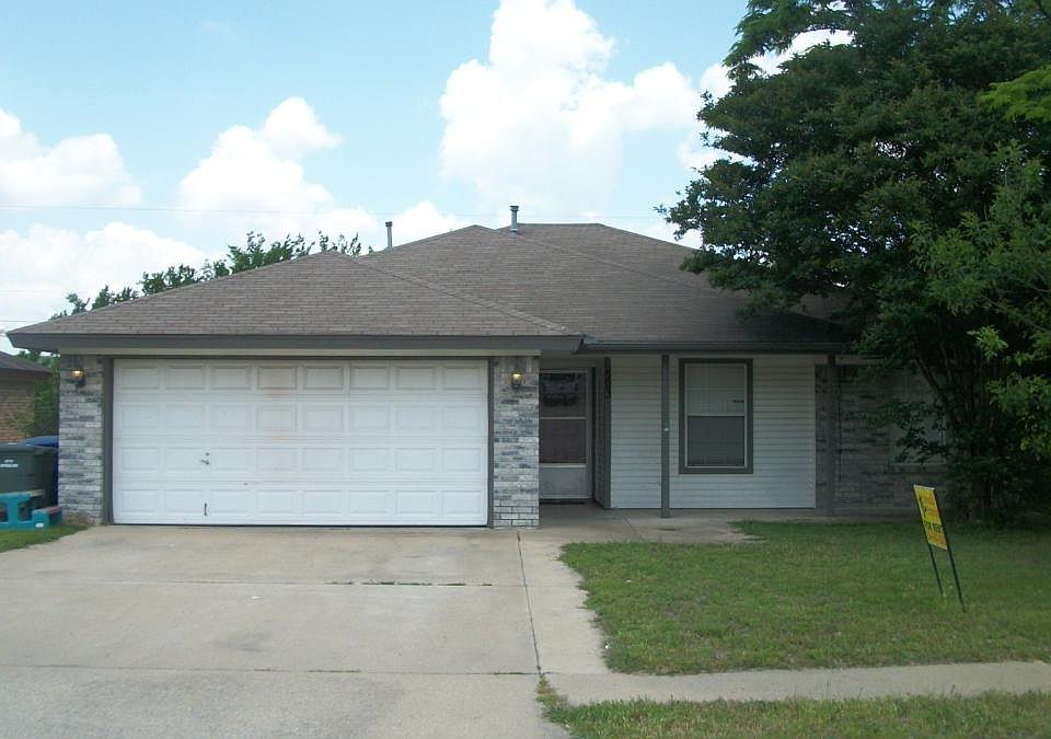 2nd image of 503 Courtney Ln