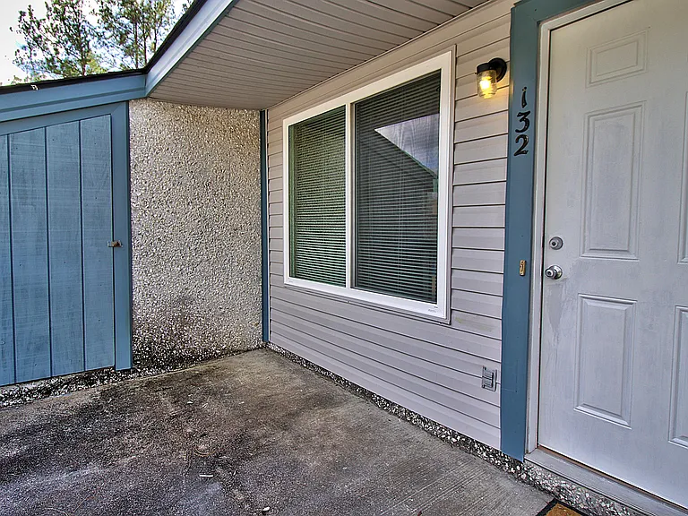 910 Brett Dr #132 — Photo 2