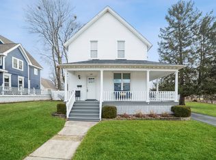 302 E 2nd St, Dundee, IL 60118