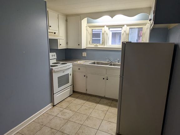 2nd image of 301 S Potomac St #1S