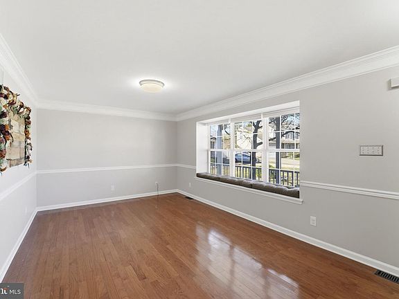 5th image of 479 Val Ln