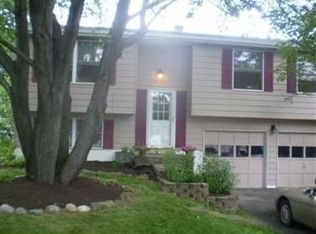 4886 Pine Trace Dr, Youngstown, OH 44515