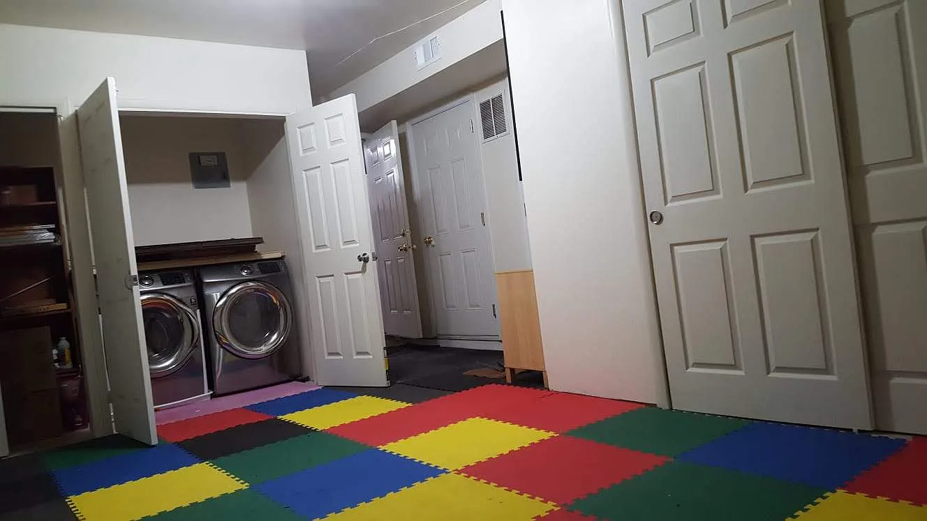 1 bed, 1300 sqft, $1,000 — Photo 4