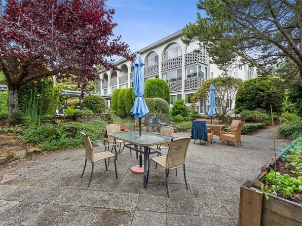 2040 White Birch Rd #205, Sidney, BC V8L 2R1