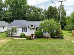 112 Newry Rd, Seneca, SC 29672