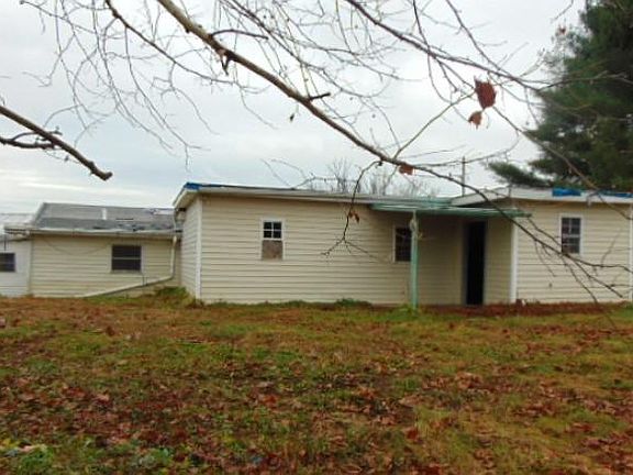 2nd image of 425 Rainbow Dr