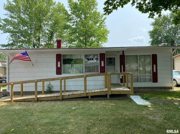 113 W Barsi Blvd, Macomb, IL 61455