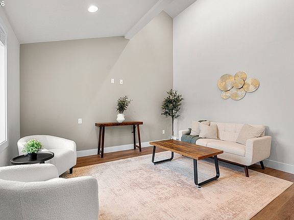5th image of 12252 Meadowlawn Dr