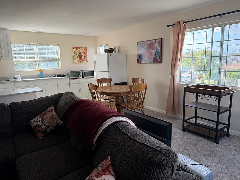 14902 Eastwood Ave — Photo 5