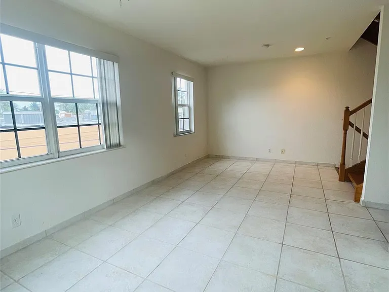 2605 Bay Dr — Photo 15