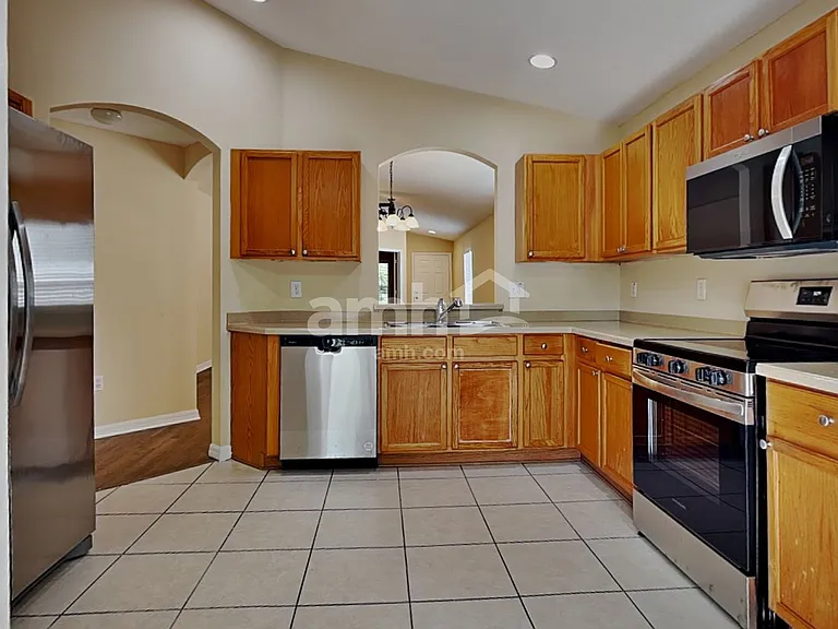 10234 Perthshire Cir — Photo 3