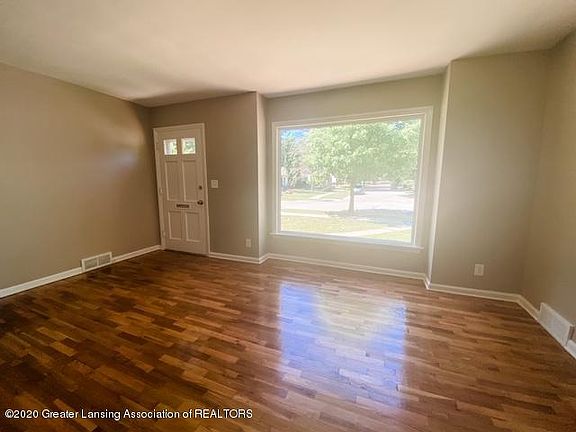 4th image of 3101 Plymouth Dr