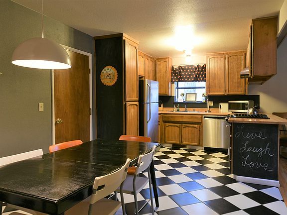 5th image of 19480 Pleasantview Dr Unit 1