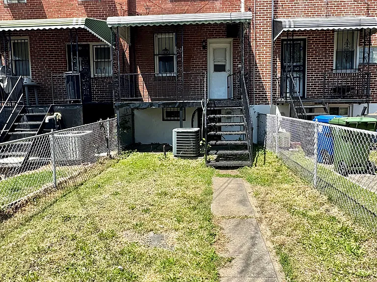 303 Allendale St — Photo 10