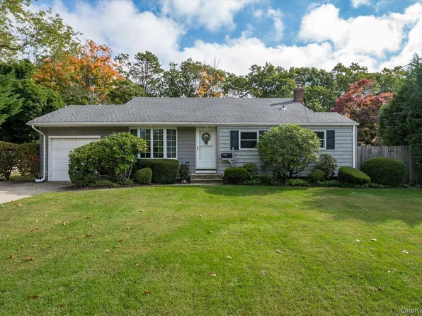 991 Gardiner Drive, Bay Shore, NY 11706
