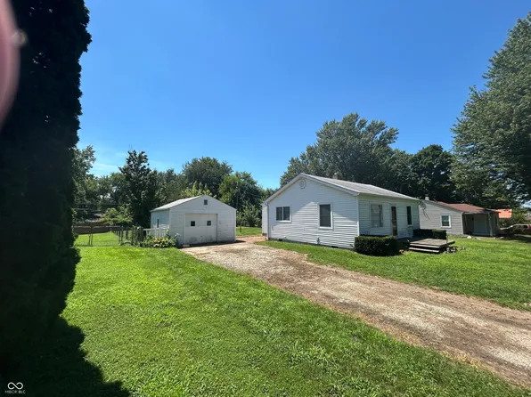 4895 Welton St, Greenwood, IN 46143