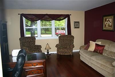 3rd image of 1461 Beaushire Cir