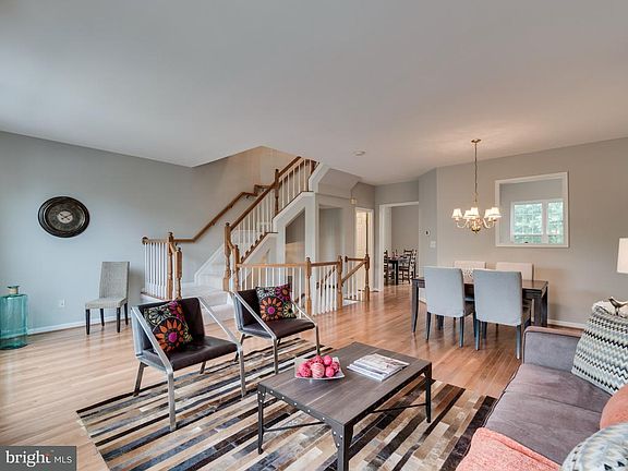 4th image of 21613 Kings Crossing Ter