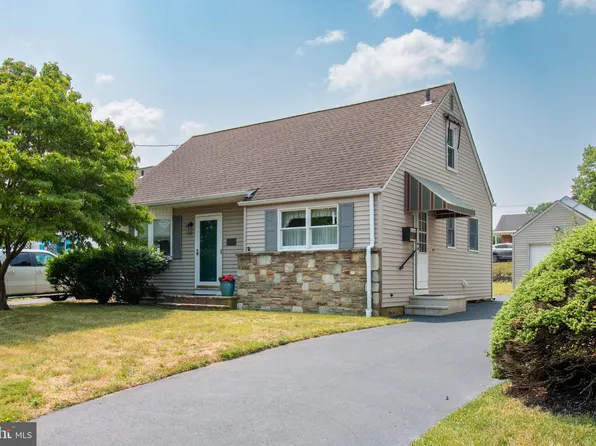 1719 Arena Dr, Hamilton, NJ 08610