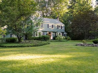7 Sunset Hill Rd, Simsbury, CT 06070