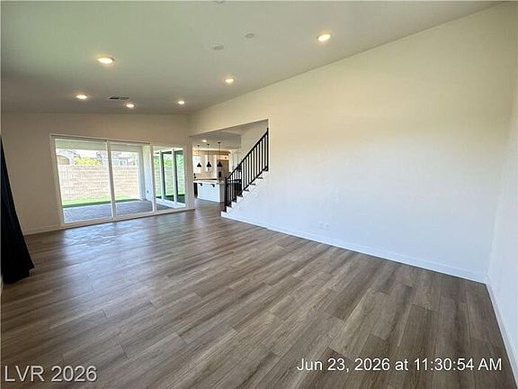 3rd image of 759 Faircliff Ct