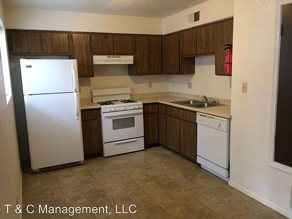 2nd image of 137 Manzano St NE APT B