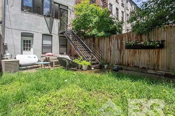 Rented by EXR | media 7