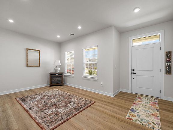 4th image of 1848 Sourwood Dr