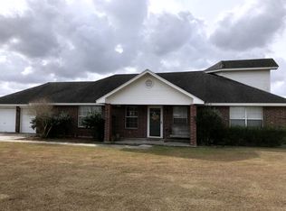 664 Burkhart Rd, Victoria, TX 77905