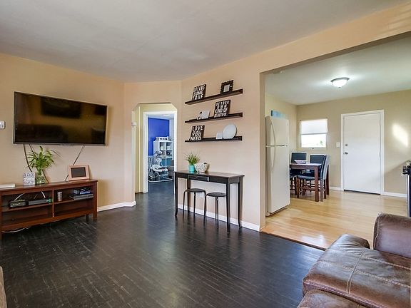 4th image of 5160 Groveland Dr