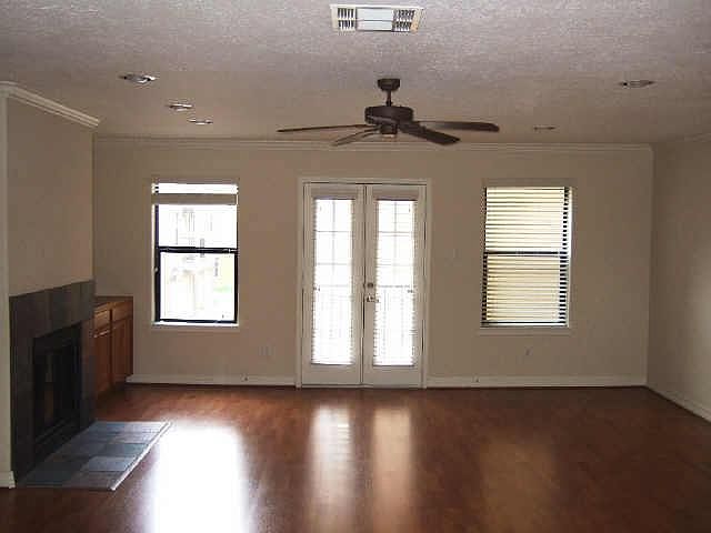 1st image of 3710 Sherwood Ln Unit 115