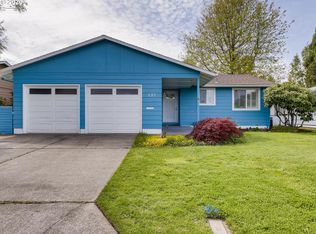 137 S Columbia Dr, Woodburn, OR 97071