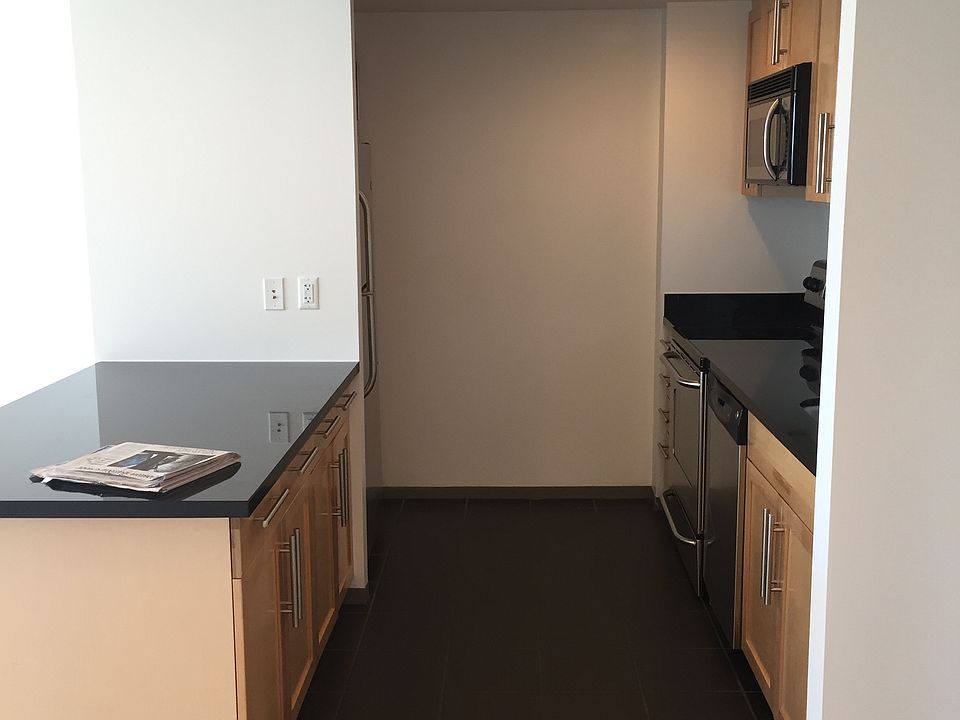 2nd image of 340 3rd St #913