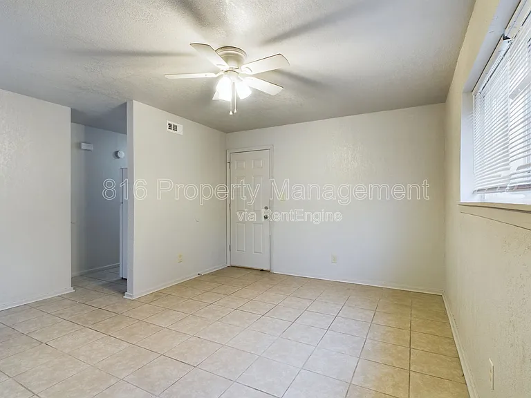 15112 Bellaire Ave #A — Photo 2