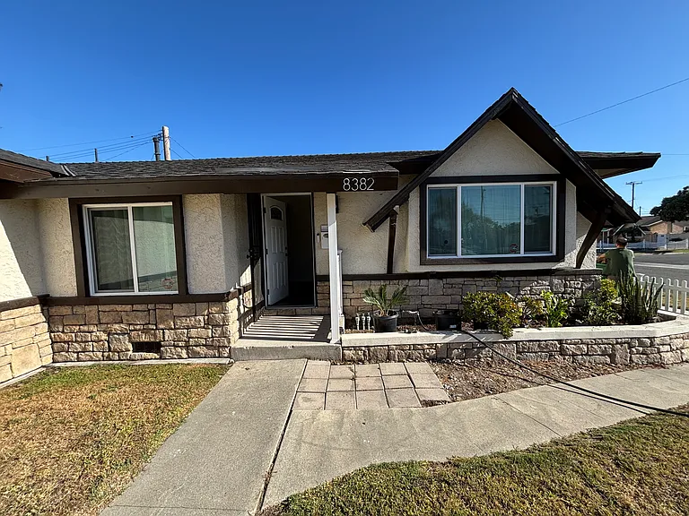 8382 Conner Cir — Photo 2