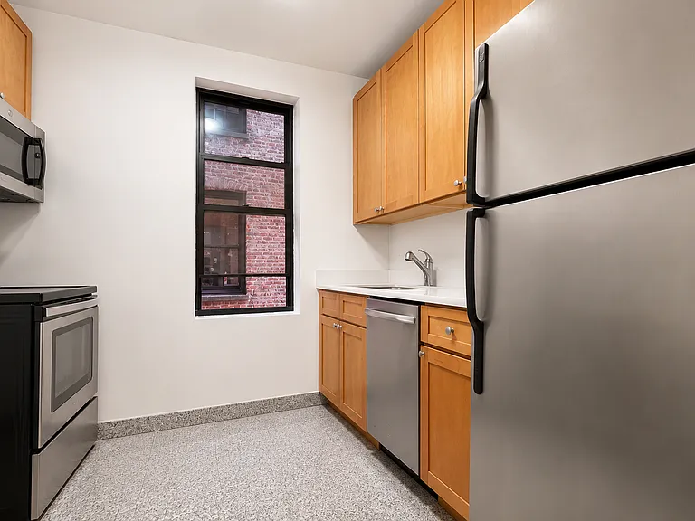 615 Fort Washington Ave #1H — Photo 7