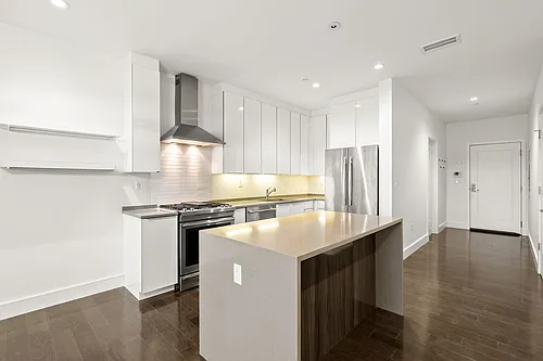 33 B St #108 Photo 1