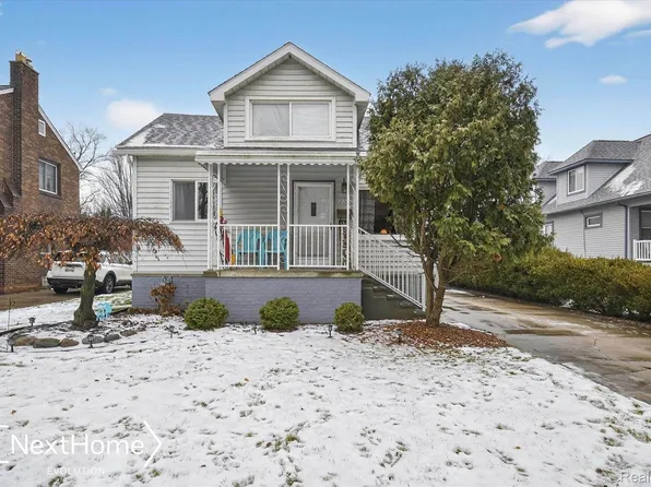 645 Riverbank St, Wyandotte, MI 48192