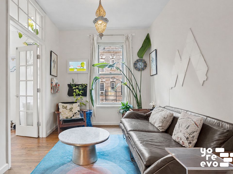 1st image of 211 W 10th St APT 4C