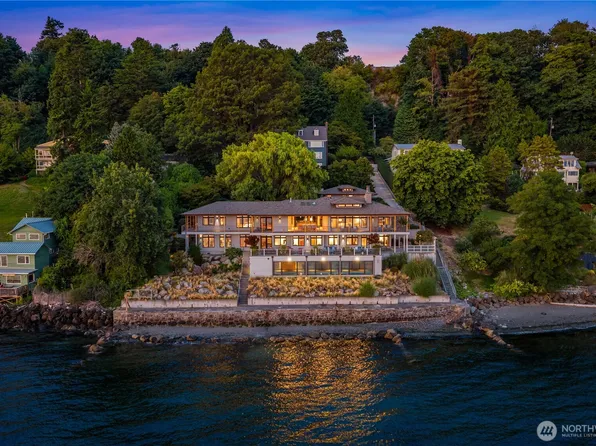 2481 Perkins Lane W, Seattle, WA 98199