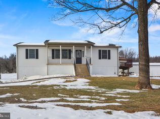 4 Snow Ln, Chester Gap, VA 22623